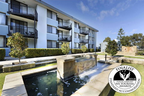 Lodestar Waterside Apartments - Australian Directory 0