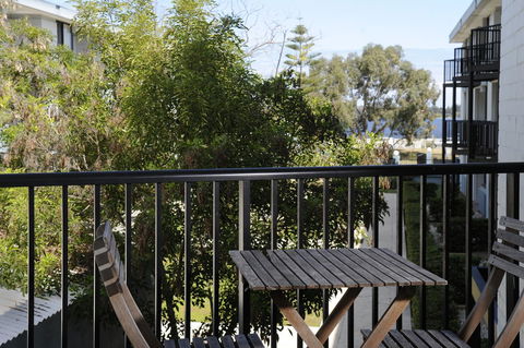 Lodestar Waterside Apartments - Australian Directory 35