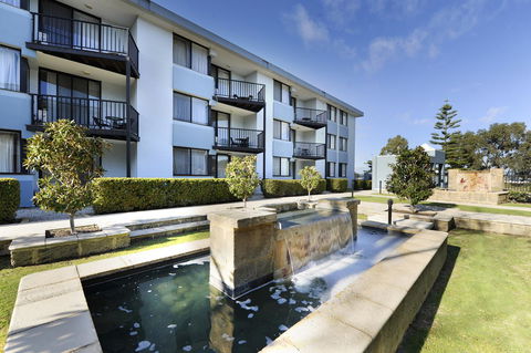 Lodestar Waterside Apartments - Australian Directory 2