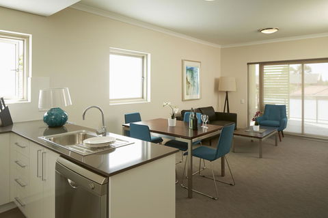 Baileys Serviced Apartments - Australian Directory 11