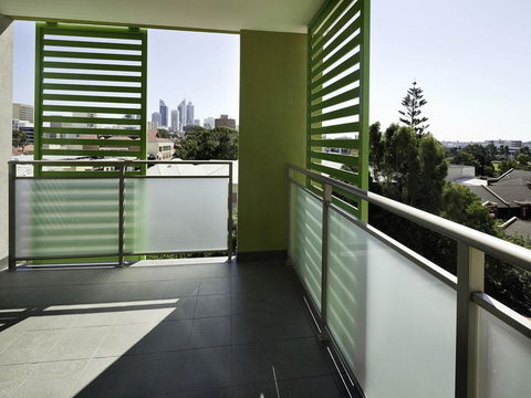 Baileys Serviced Apartments - Australian Directory 7