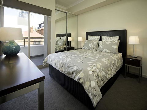 Baileys Serviced Apartments - Australian Directory 14