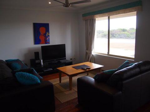 Beach Place @ Leeman - Australian Directory 8