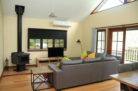 Riverglen Chalets - Australian Directory 12
