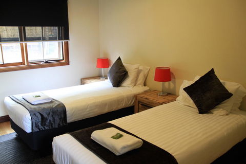 Riverglen Chalets - Australian Directory 14