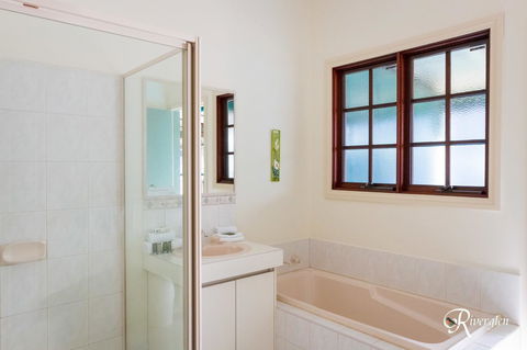 Riverglen Chalets - Australian Directory 20