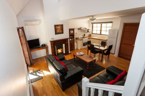 Riverglen Chalets - Australian Directory 37
