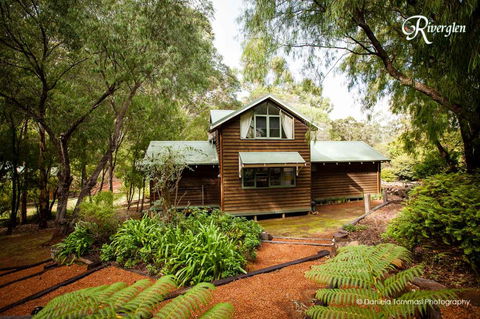 Riverglen Chalets - Australian Directory 30