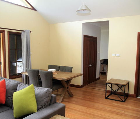 Riverglen Chalets - Australian Directory 16