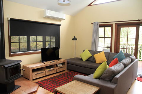 Riverglen Chalets - Australian Directory 13