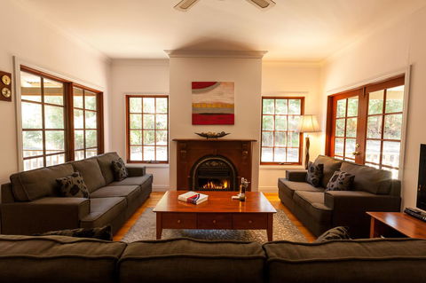 Riverglen Chalets - Australian Directory 3
