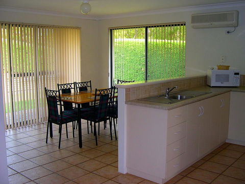 Bayside Villas - Australian Directory 33
