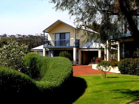 Bayside Villas - Australian Directory 35