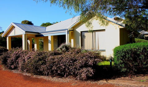 Bayside Villas - Australian Directory 30