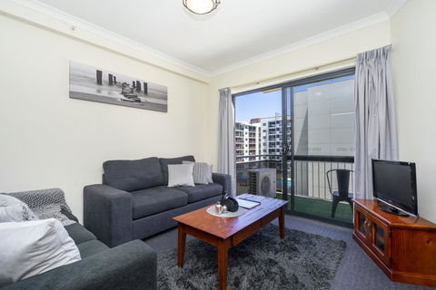 Oversized Eastend Sleeps 6 Free PARKING+POOL WIFI - Australian Directory 6
