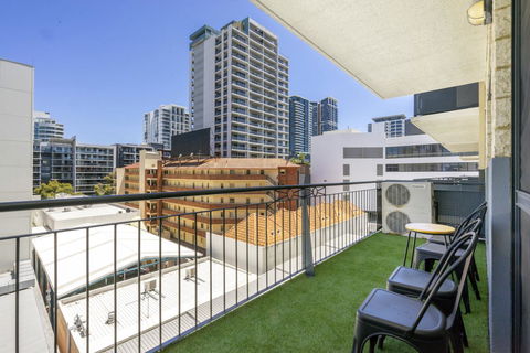 Oversized Eastend Sleeps 6 Free PARKING+POOL WIFI - Australian Directory 20