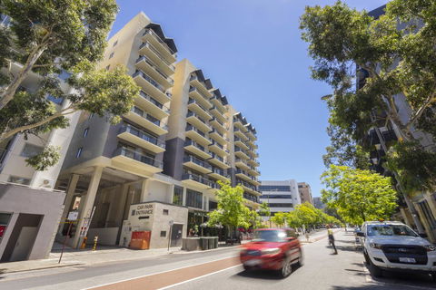 Oversized Eastend Sleeps 6 Free PARKING+POOL WIFI - Australian Directory 24