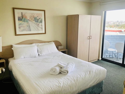 West Beach Lagoon 114 â€“ Ocean Views - Australian Directory 6