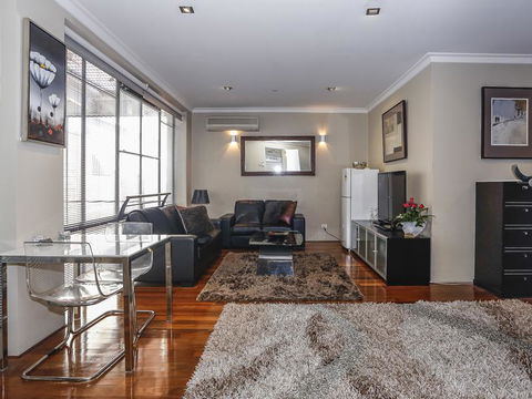 New York On King - Australian Directory 11