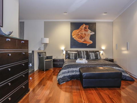 New York On King - Australian Directory 12