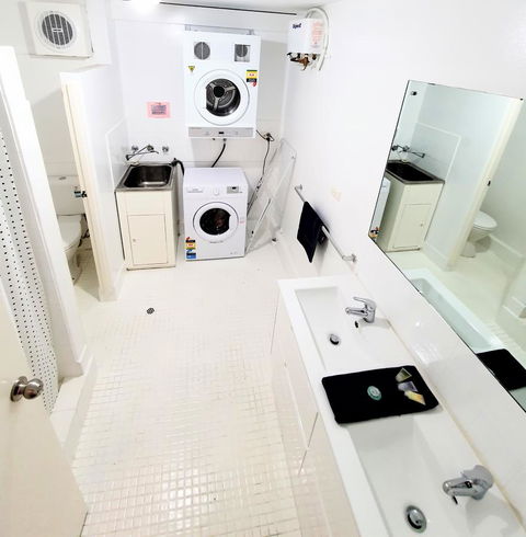 West Beach Lagoon 107 - Great Value - Australian Directory 9