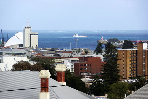 Studio 208 With Ocean Views - Australian Directory 19