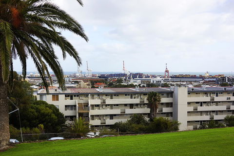 Studio 208 With Ocean Views - Australian Directory 24