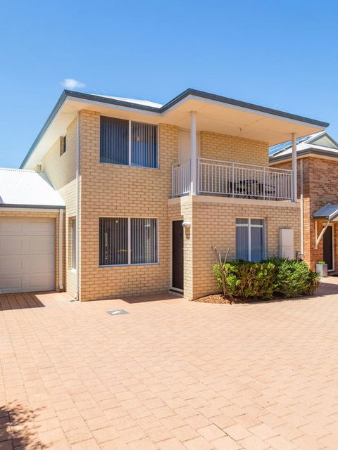 Cooper Street - Australian Directory 22