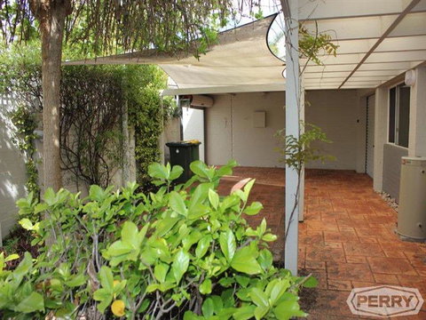 Waterside Canal Dreams - Australian Directory 1