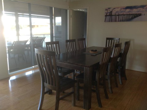 Waterside Canal Dreams - Australian Directory 24