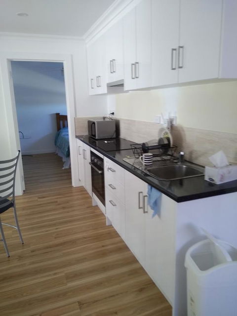 DIANELLA Budget Rooms Happy Place To Stay - Australian Directory 33