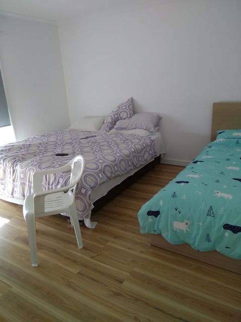 DIANELLA Budget Rooms Happy Place To Stay - Australian Directory 13