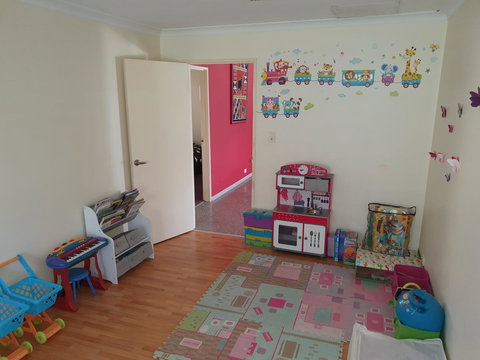 The Entertainer - Australian Directory 18