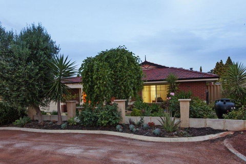 The Entertainer - Australian Directory 29