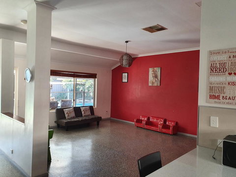 The Entertainer - Australian Directory 11