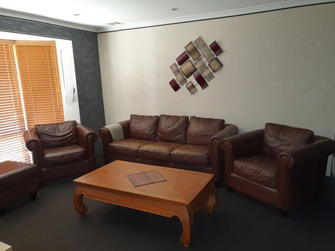 The Entertainer - Australian Directory 21