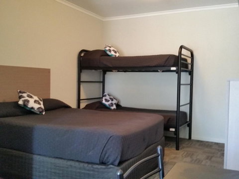Mandurah Foreshore Motel - Australian Directory 11