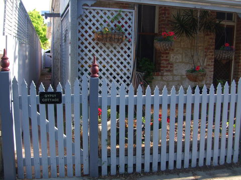 Gypsy Cottage - Australian Directory 10