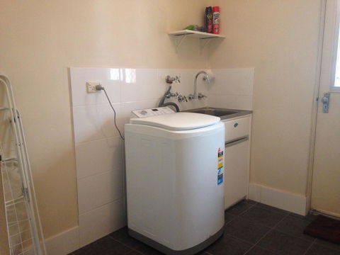 â˜… Stylish Family Home! â˜… - Australian Directory 23