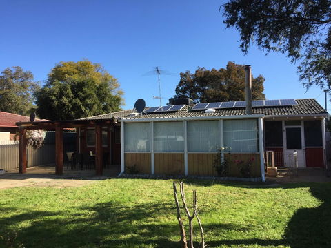 â˜… Stylish Family Home! â˜… - Australian Directory 26