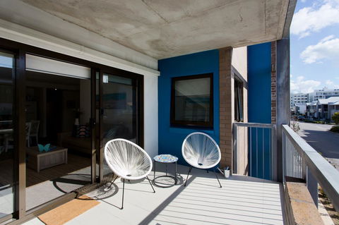 Beachside Living - South Fremantle - Australian Directory 14