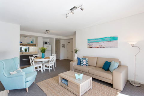 Beachside Living - South Fremantle - Australian Directory 0