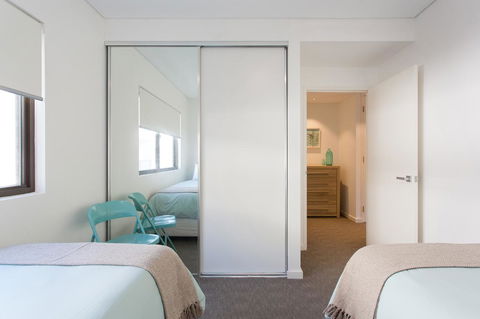 Beachside Living - South Fremantle - Australian Directory 8