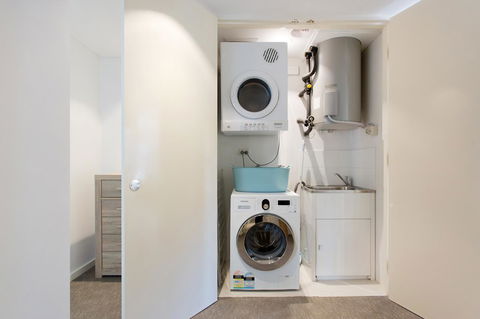 Beachside Living - South Fremantle - Australian Directory 15