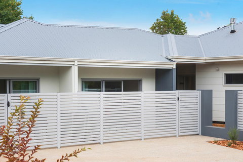 Churchill Studios - Australian Directory 6