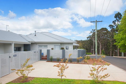 Churchill Studios - Australian Directory 10