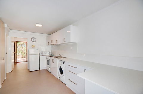 West Beach Lagoon 206 - Sleeps Three! Value!!! - Australian Directory 11