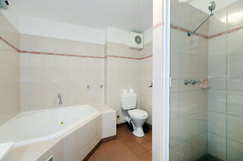 West Beach Lagoon 206 - Sleeps Three! Value!!! - Australian Directory 8