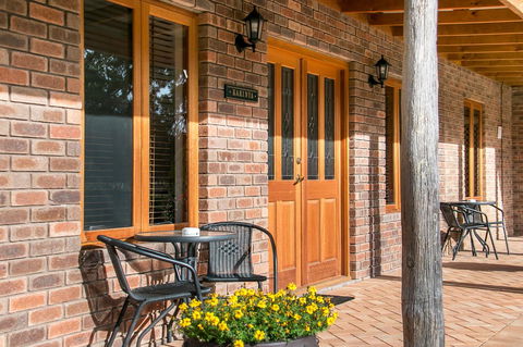 Coranda Lodge - Australian Directory 25