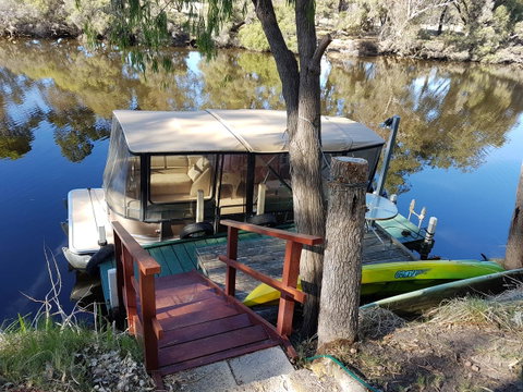 Amazing River House - Australian Directory 24